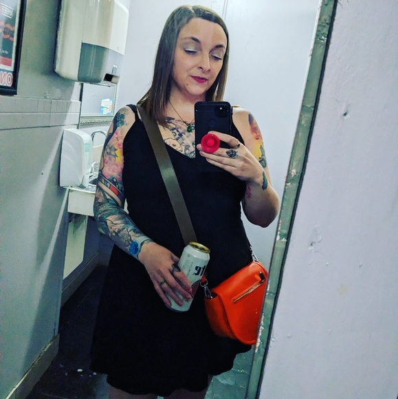 Meet your Posher, Jessica - Picture 2 of 4